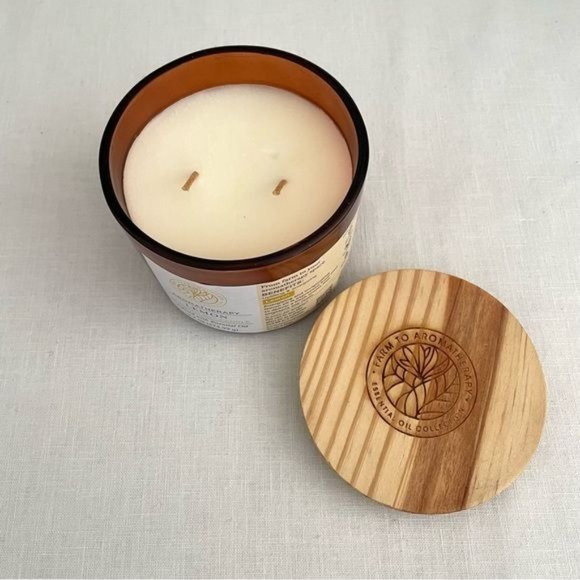 Double Wick Farm to Aromatherapy Candle in Lemon Essential Oil 9.7 Oz New - Picture 2 of 9